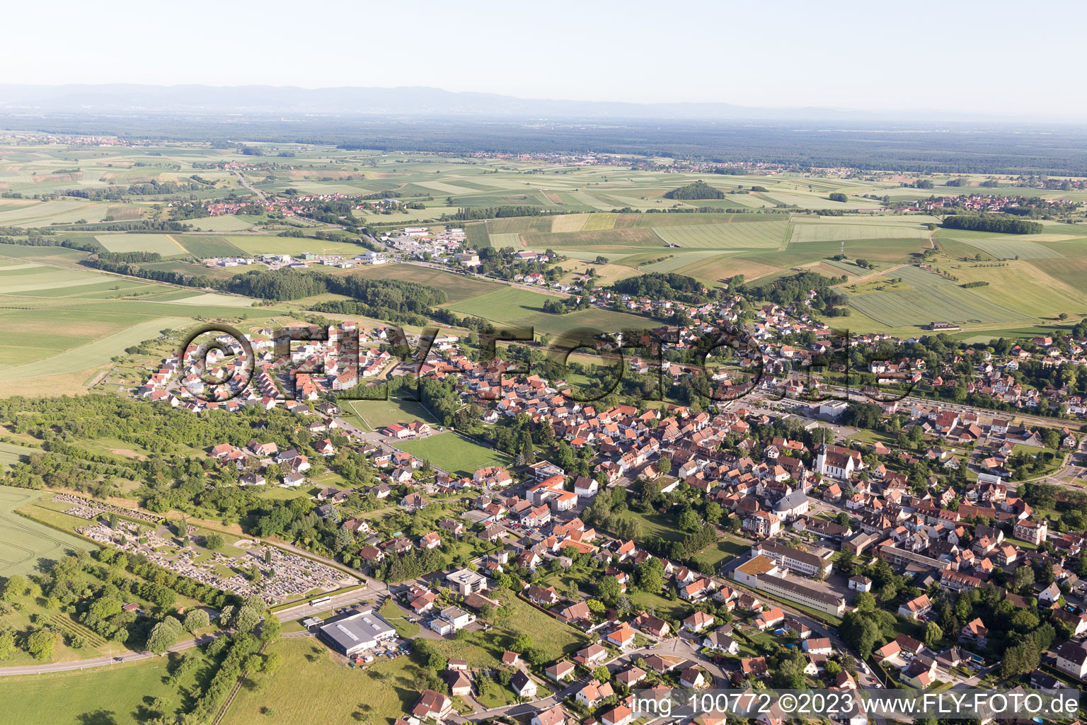 Retschwiller im Bundesland Bas-Rhin, Frankreich aus der Luft betrachtet