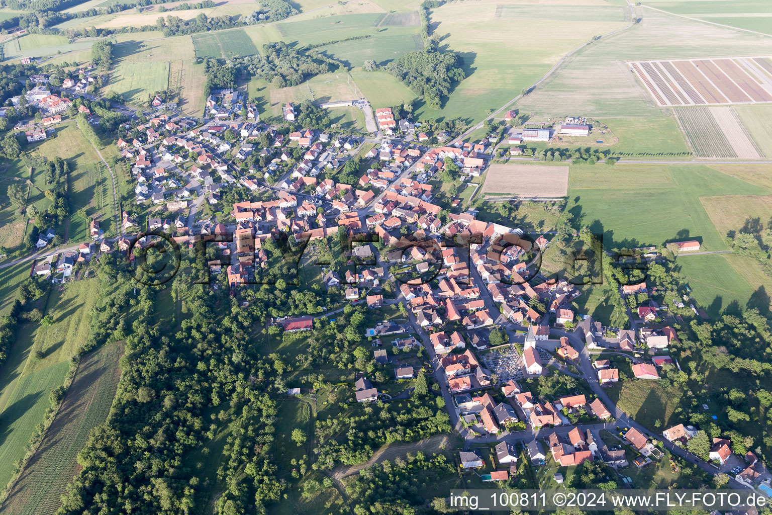 Morsbronn-les-Bains im Bundesland Bas-Rhin, Frankreich von oben