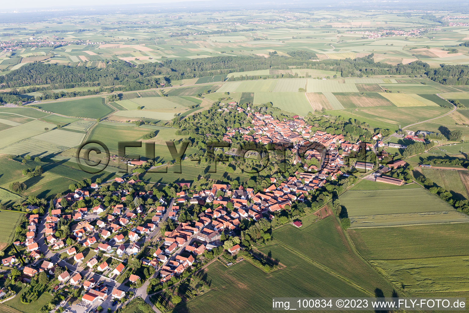 Hunspach im Bundesland Bas-Rhin, Frankreich von oben gesehen