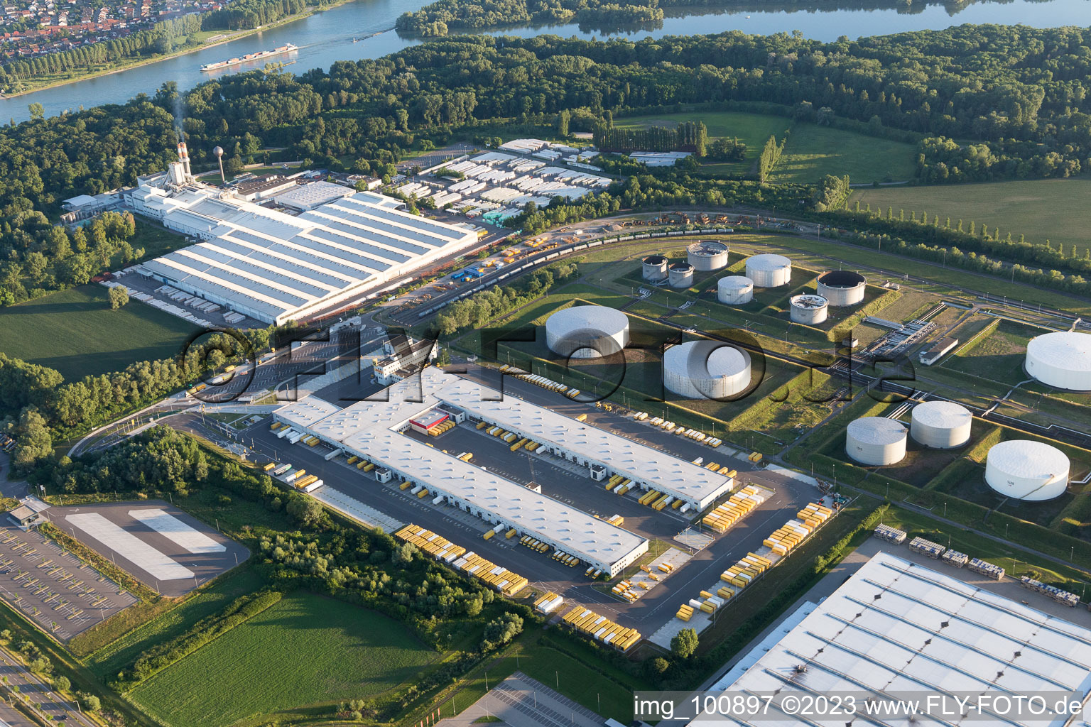 Speyer, Industriegebiet Am Flugplatz im Bundesland Rheinland-Pfalz, Deutschland aus der Drohnenperspektive