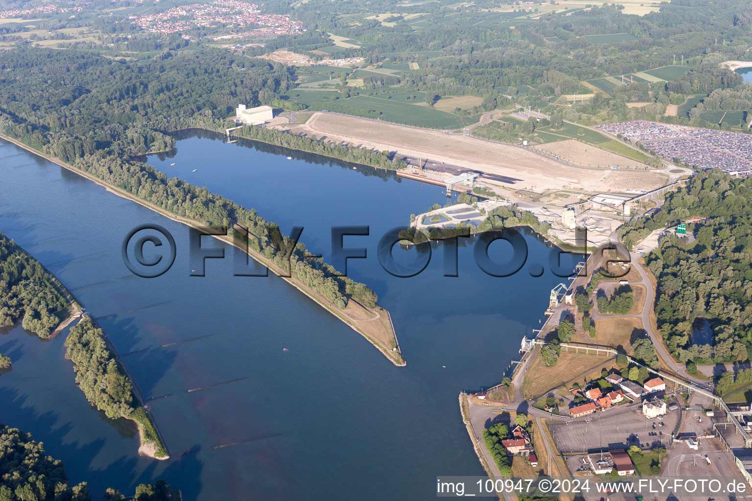 Lauterbourg, Hafen im Bundesland Bas-Rhin, Frankreich von oben