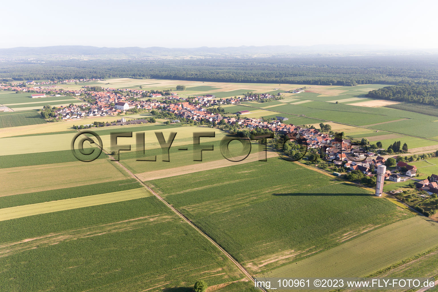 Schleithal im Bundesland Bas-Rhin, Frankreich aus der Luft betrachtet
