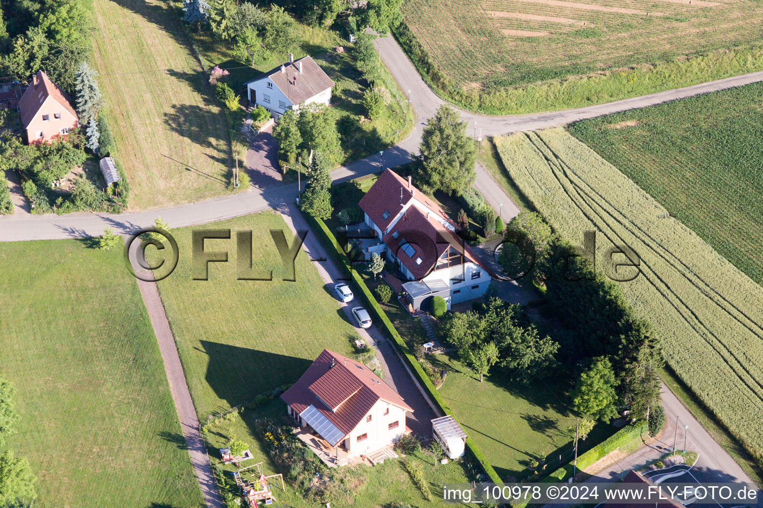 Schrägluftbild von Ortsteil Altenstadt in Wissembourg im Bundesland Bas-Rhin, Frankreich