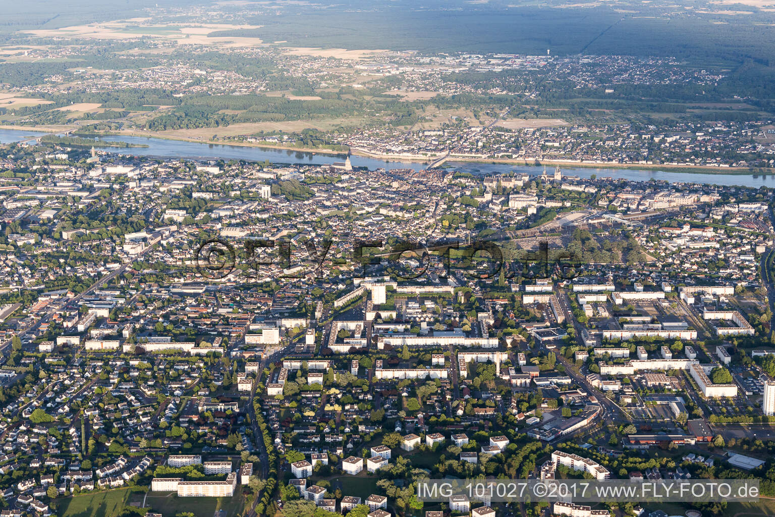 Blois im Bundesland Loir-et-Cher, Frankreich von einer Drohne aus