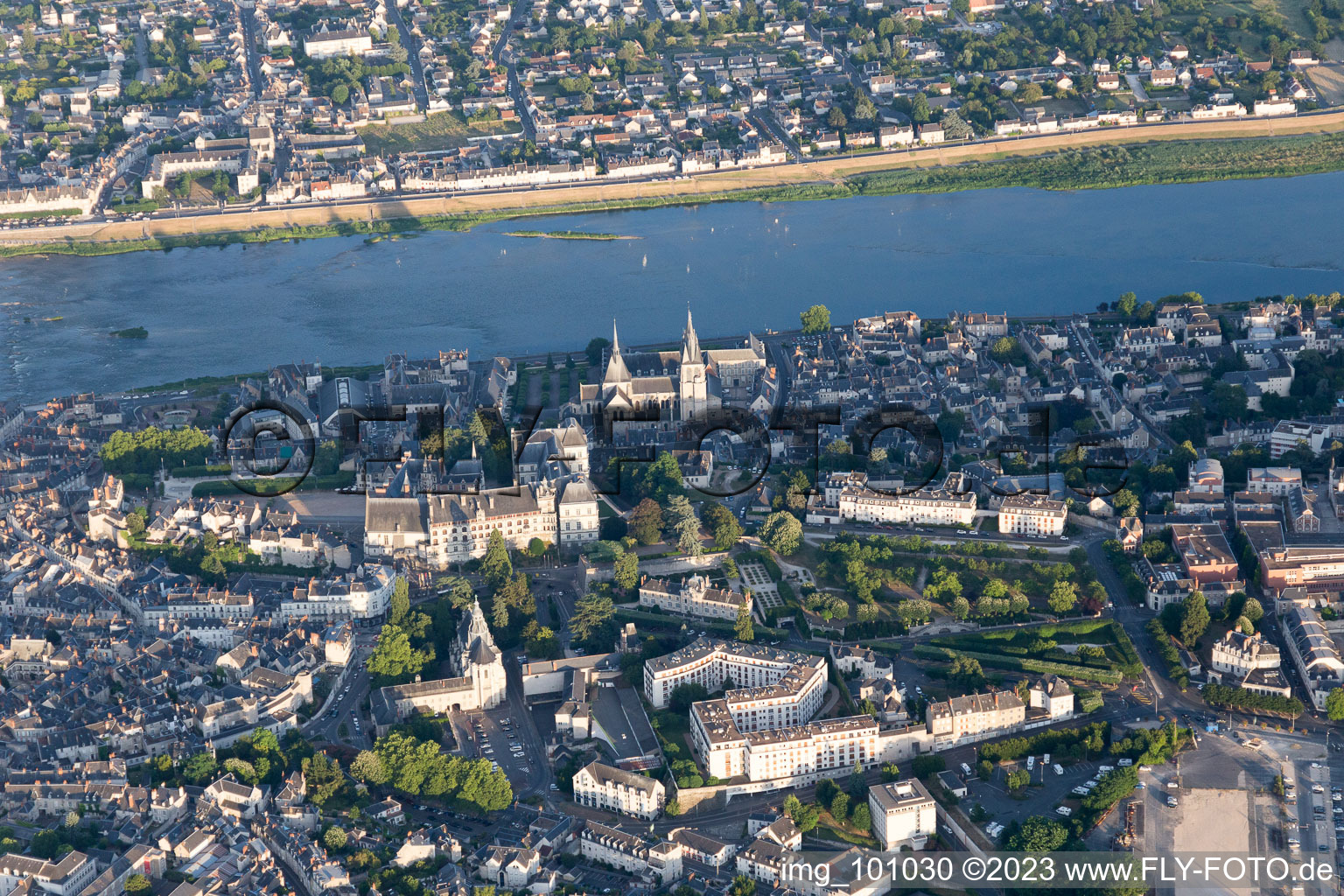 Luftaufnahme von Blois im Bundesland Loir-et-Cher, Frankreich