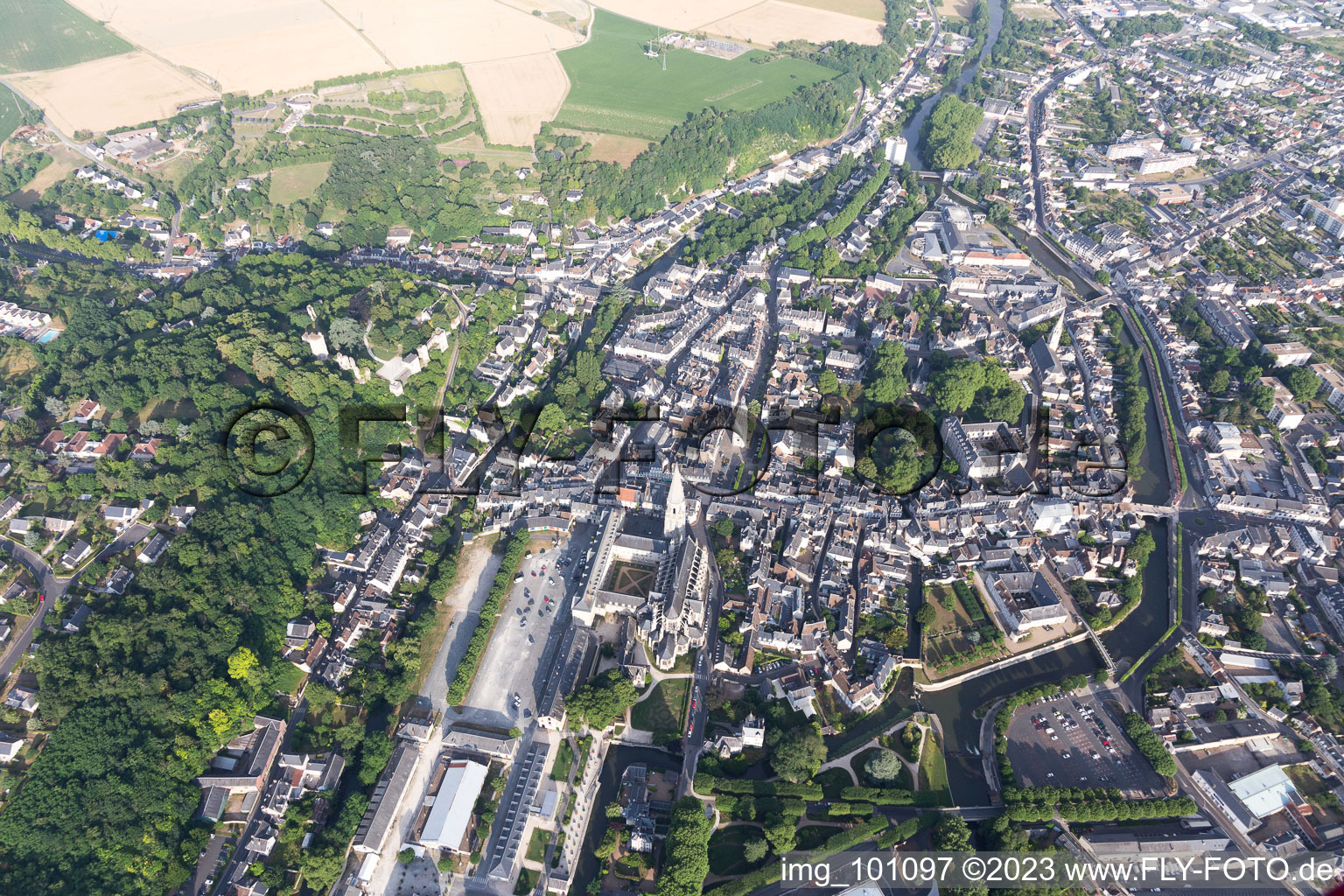 Vendôme im Bundesland Loir-et-Cher, Frankreich aus der Luft betrachtet