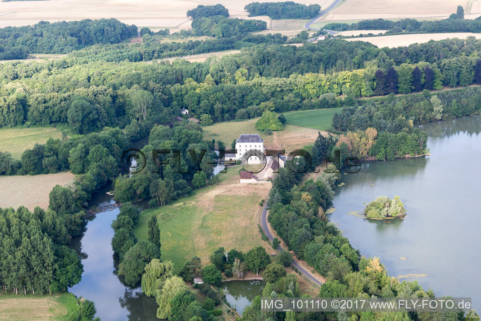 Luftaufnahme von Naveil im Bundesland Loir-et-Cher, Frankreich