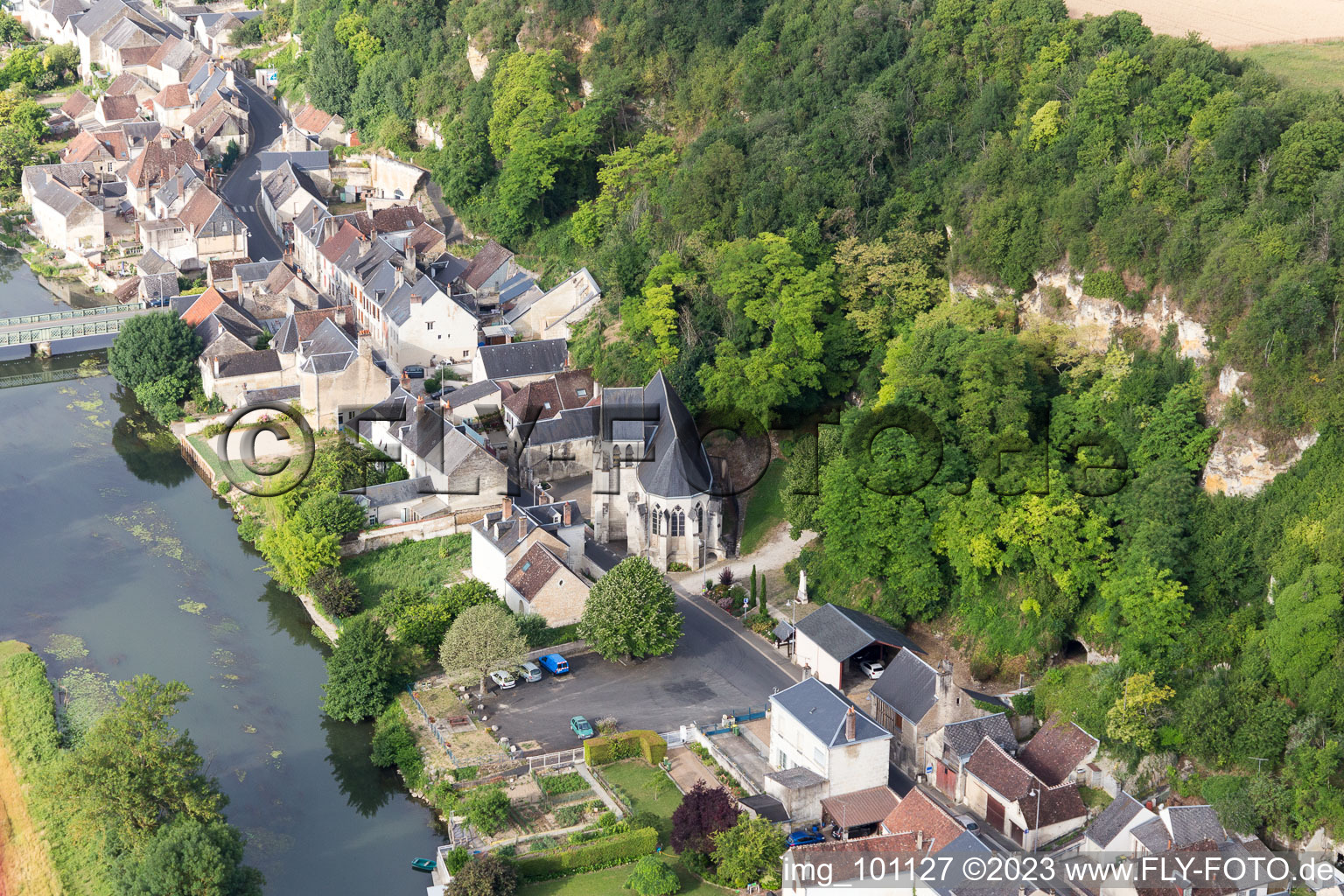 Drohnenbild von Saint-Rimay im Bundesland Loir-et-Cher, Frankreich