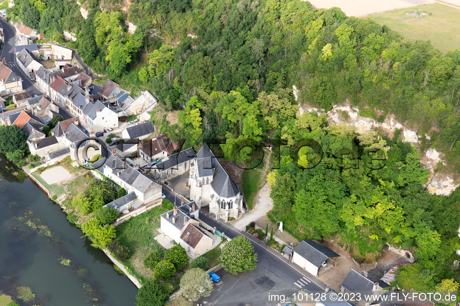 Saint-Rimay im Bundesland Loir-et-Cher, Frankreich aus der Drohnenperspektive