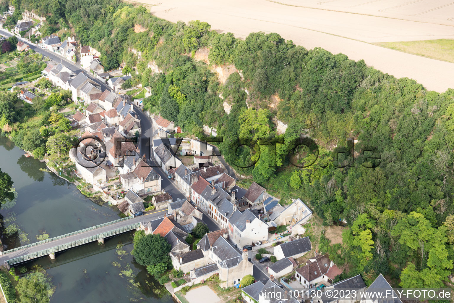 Saint-Rimay im Bundesland Loir-et-Cher, Frankreich von der Drohne aus gesehen