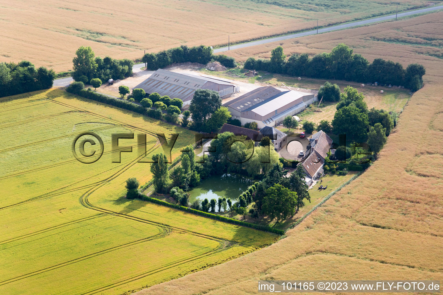 Luftaufnahme von Saint-Amand-Longpré im Bundesland Loir-et-Cher, Frankreich