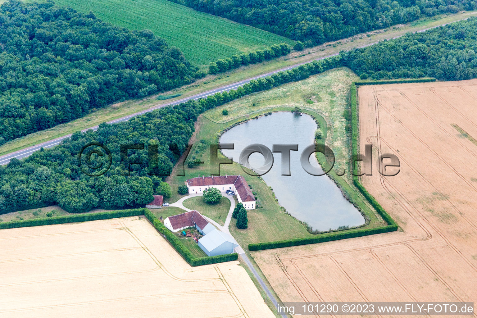 Ouzouer-sous-Bellegarde im Bundesland Loiret, Frankreich
