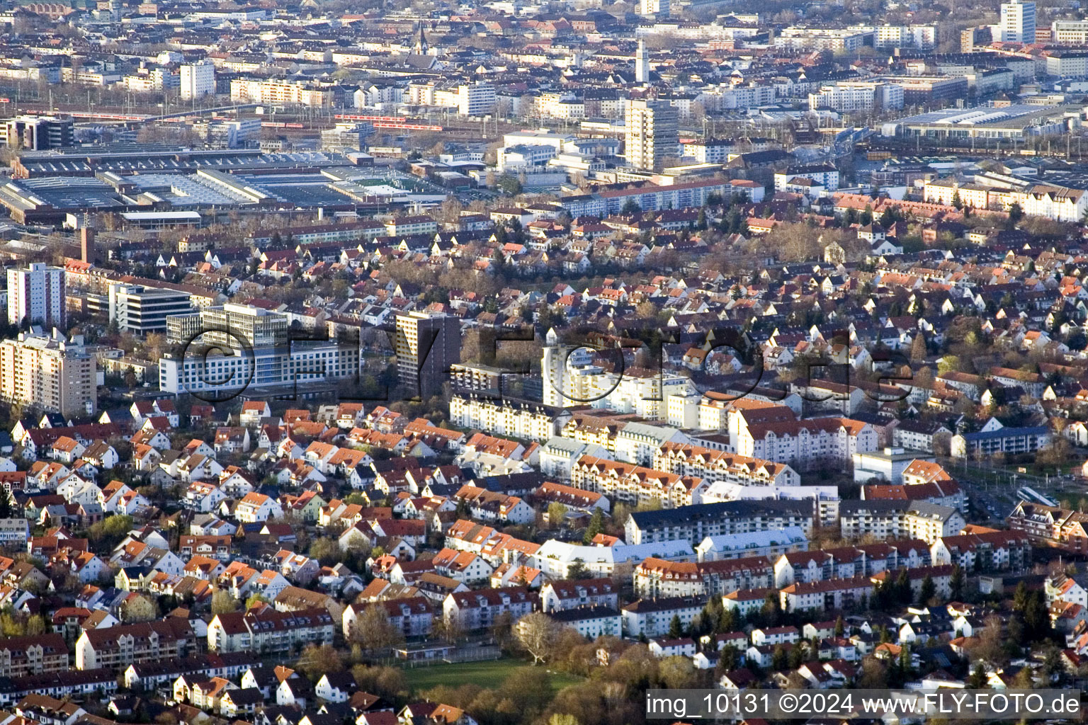 Luftbild von Almenhof von Süden im Ortsteil Lindenhof in Mannheim im Bundesland Baden-Württemberg, Deutschland