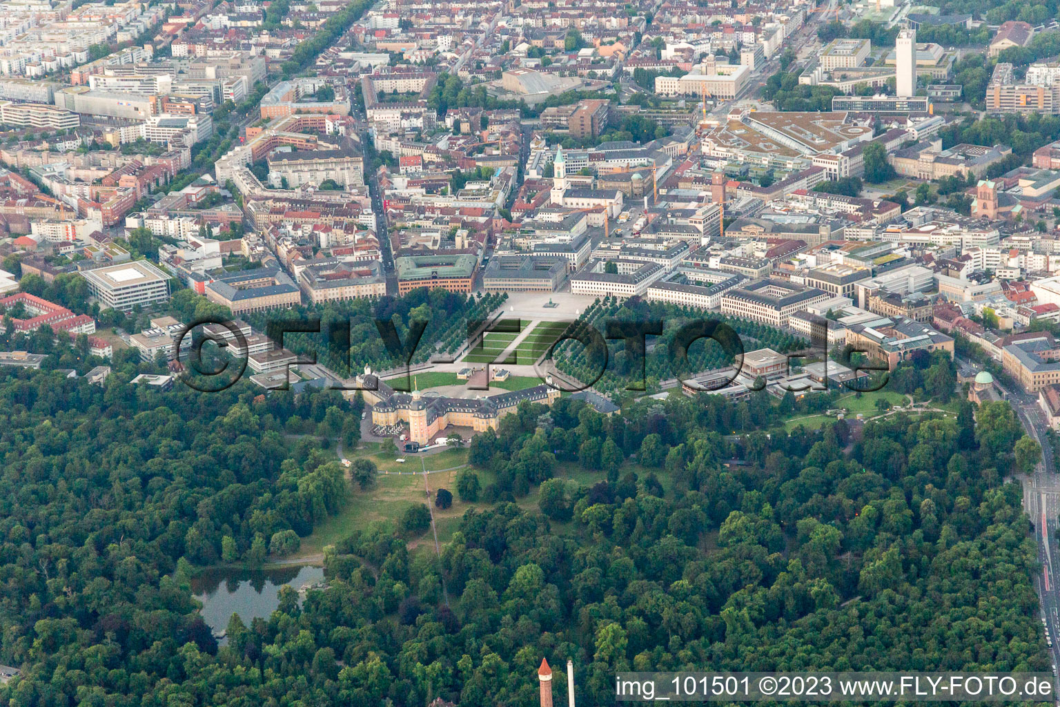 Luftbild von Karlsruhe Schloßpark im Ortsteil Innenstadt-West im Bundesland Baden-Württemberg, Deutschland