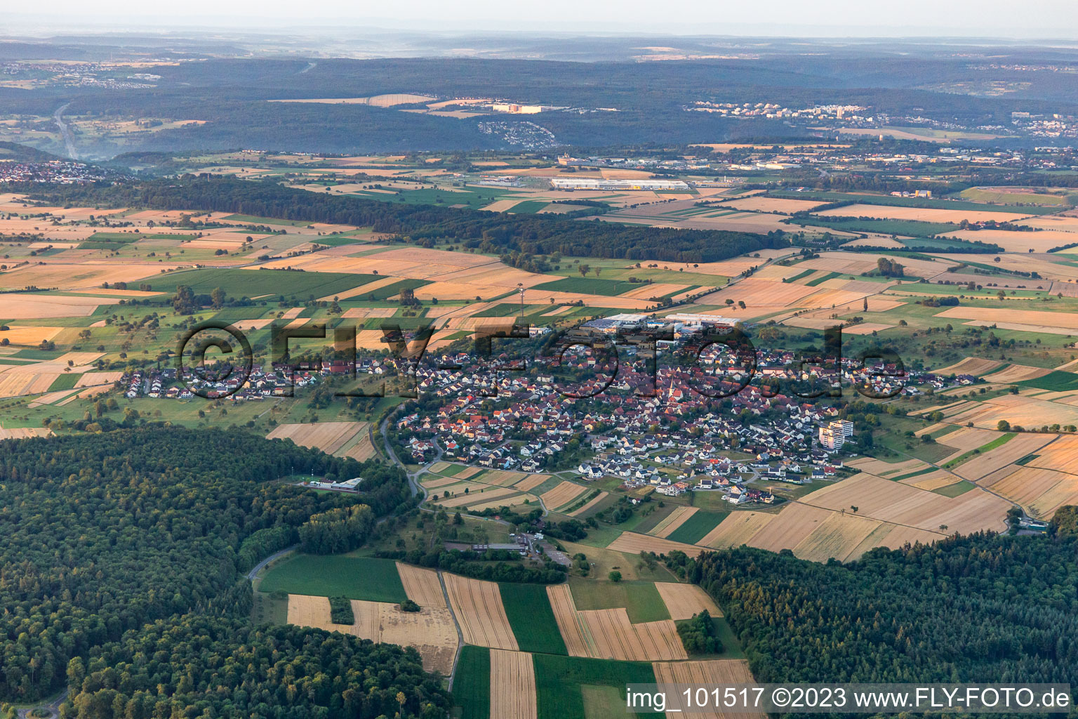 Luftaufnahme von Ortsteil Nußbaum in Neulingen im Bundesland Baden-Württemberg, Deutschland