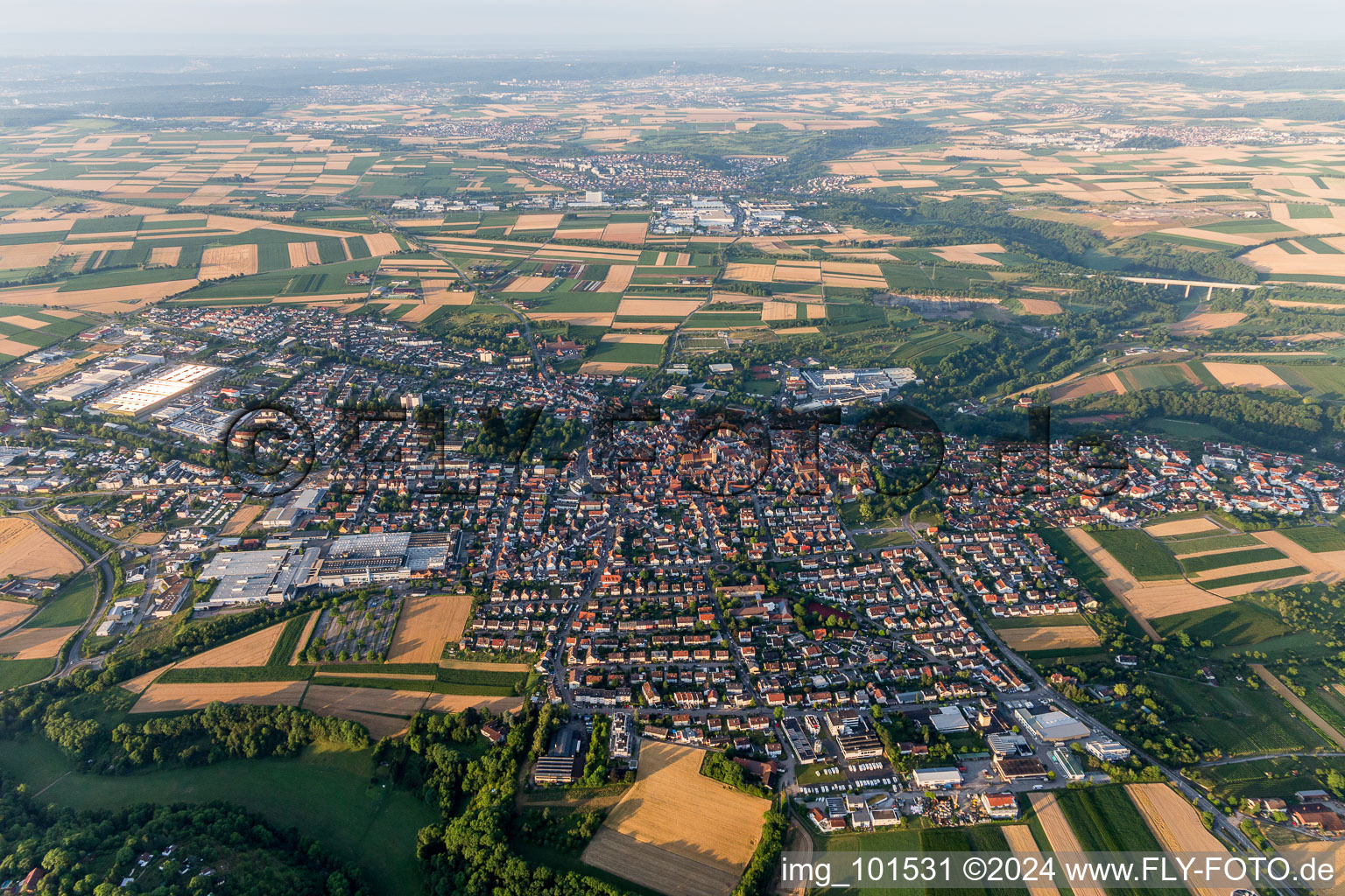 Luftbild von Ortsansicht der Straßen und Häuser der Wohngebiete in Markgröningen im Bundesland Baden-Württemberg, Deutschland