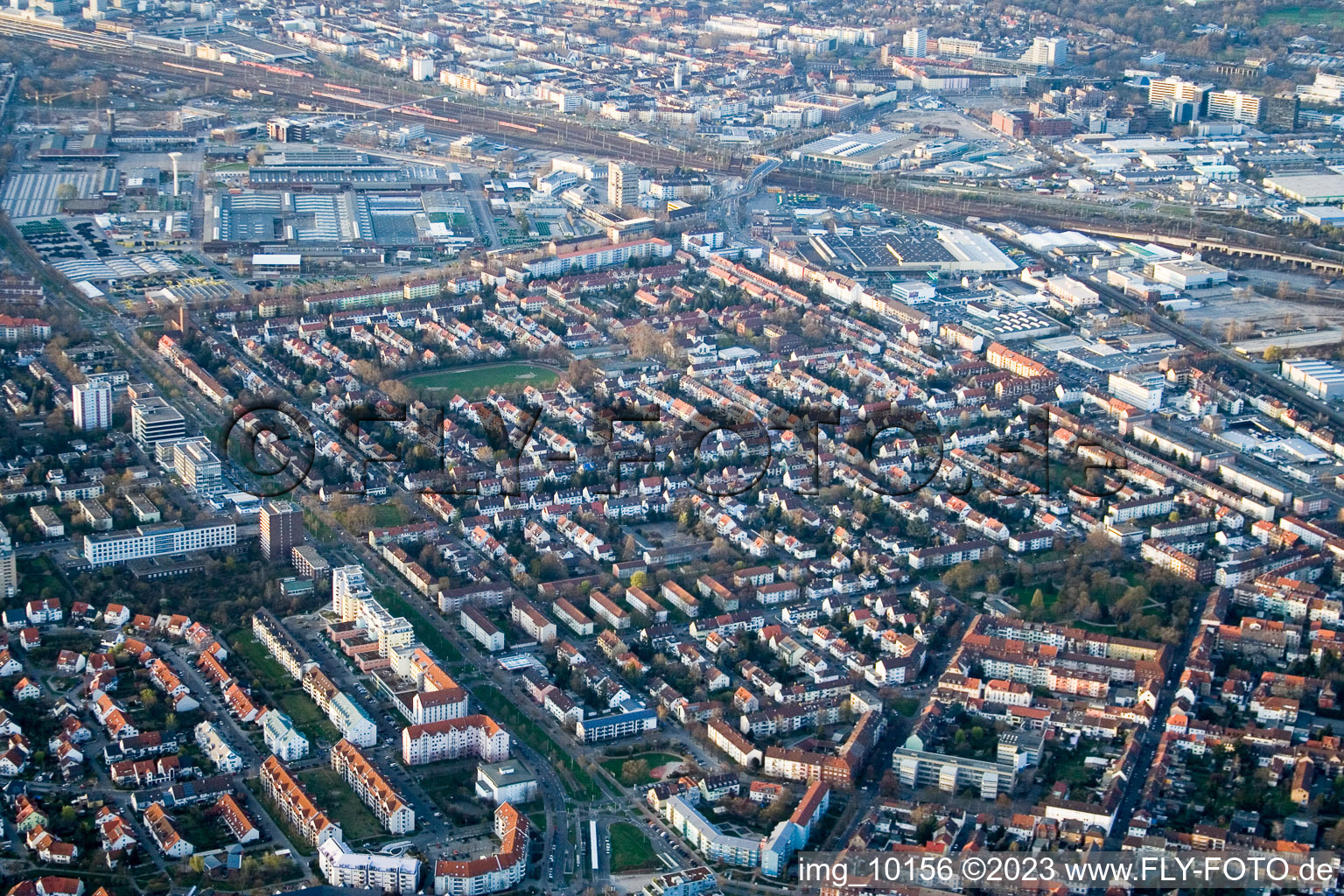 Luftbild von Almenhof im Ortsteil Lindenhof in Mannheim im Bundesland Baden-Württemberg, Deutschland