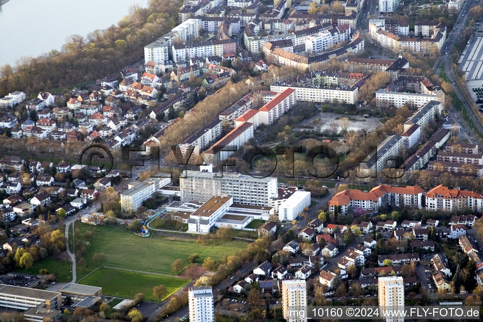 Pfalzplatz, Diakonissen KH im Ortsteil Niederfeld in Mannheim im Bundesland Baden-Württemberg, Deutschland