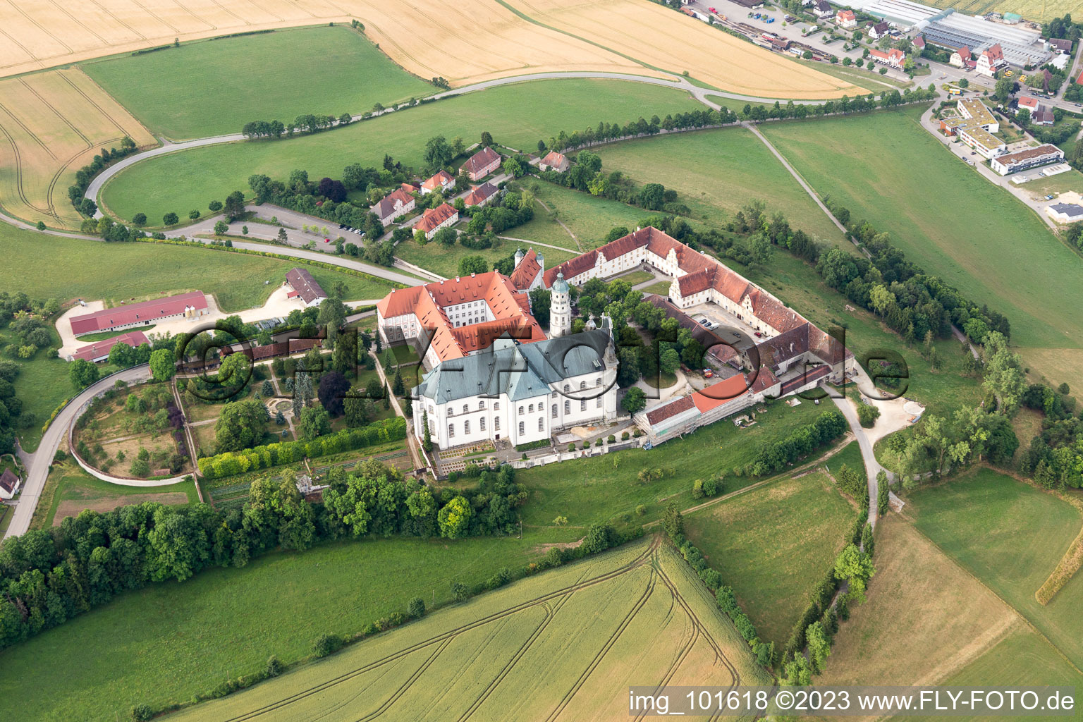 Luftbild von Neresheim, Kloster im Bundesland Baden-Württemberg, Deutschland