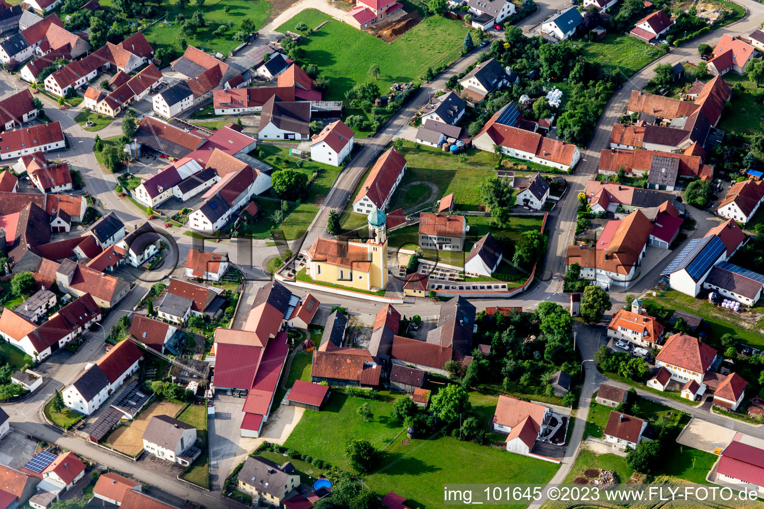 Schrägluftbild von Bollstadt im Bundesland Bayern, Deutschland