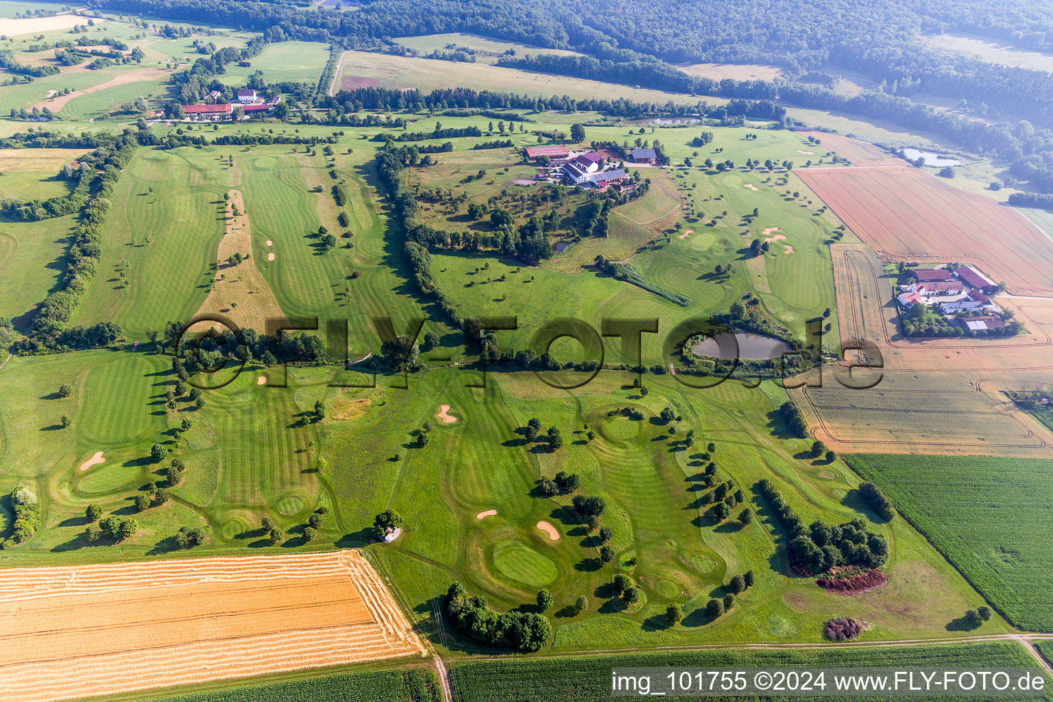 Luftbild von Gelände des Golfplatz des Golfclub Donauwörth Gut Lederstatt in Donauwörth im Bundesland Bayern, Deutschland