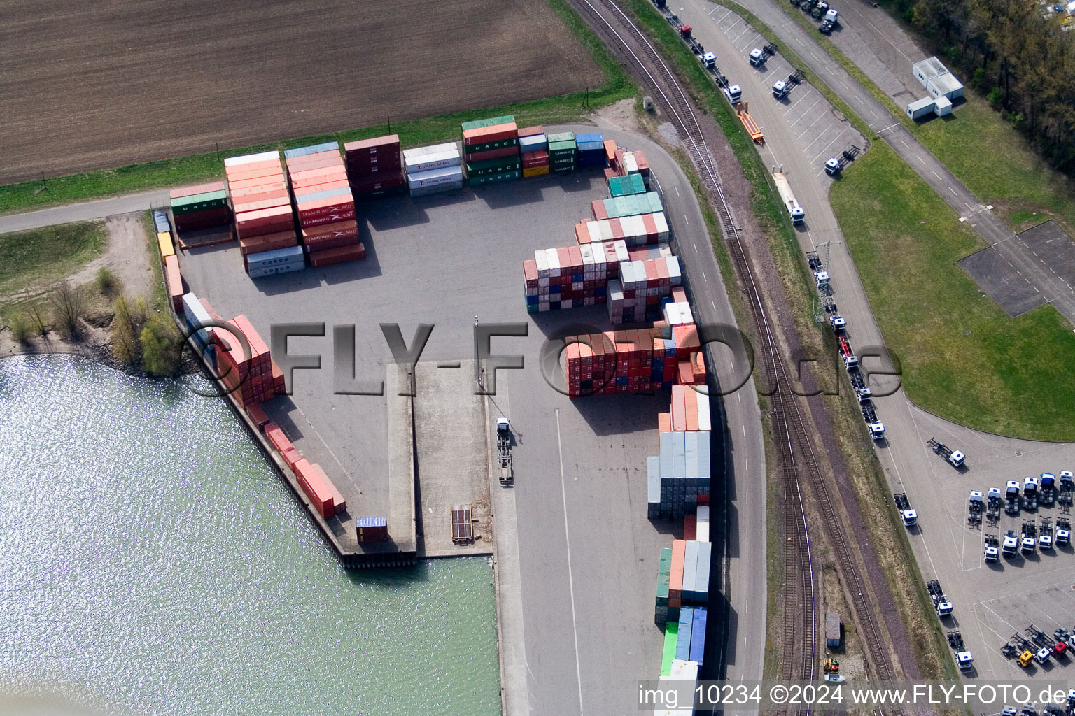 Containerhafen im Ortsteil Maximiliansau in Wörth am Rhein im Bundesland Rheinland-Pfalz, Deutschland