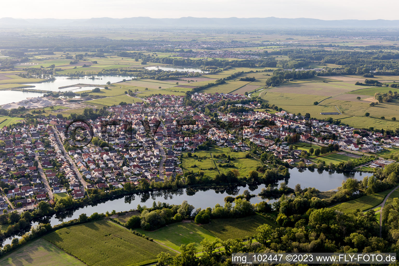Leimersheim im Bundesland Rheinland-Pfalz, Deutschland von oben gesehen