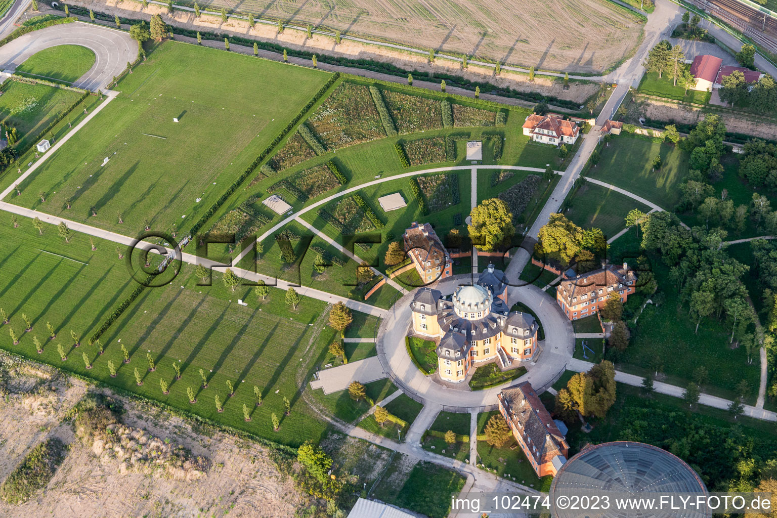 Waghäusel im Bundesland Baden-Württemberg, Deutschland aus der Drohnenperspektive