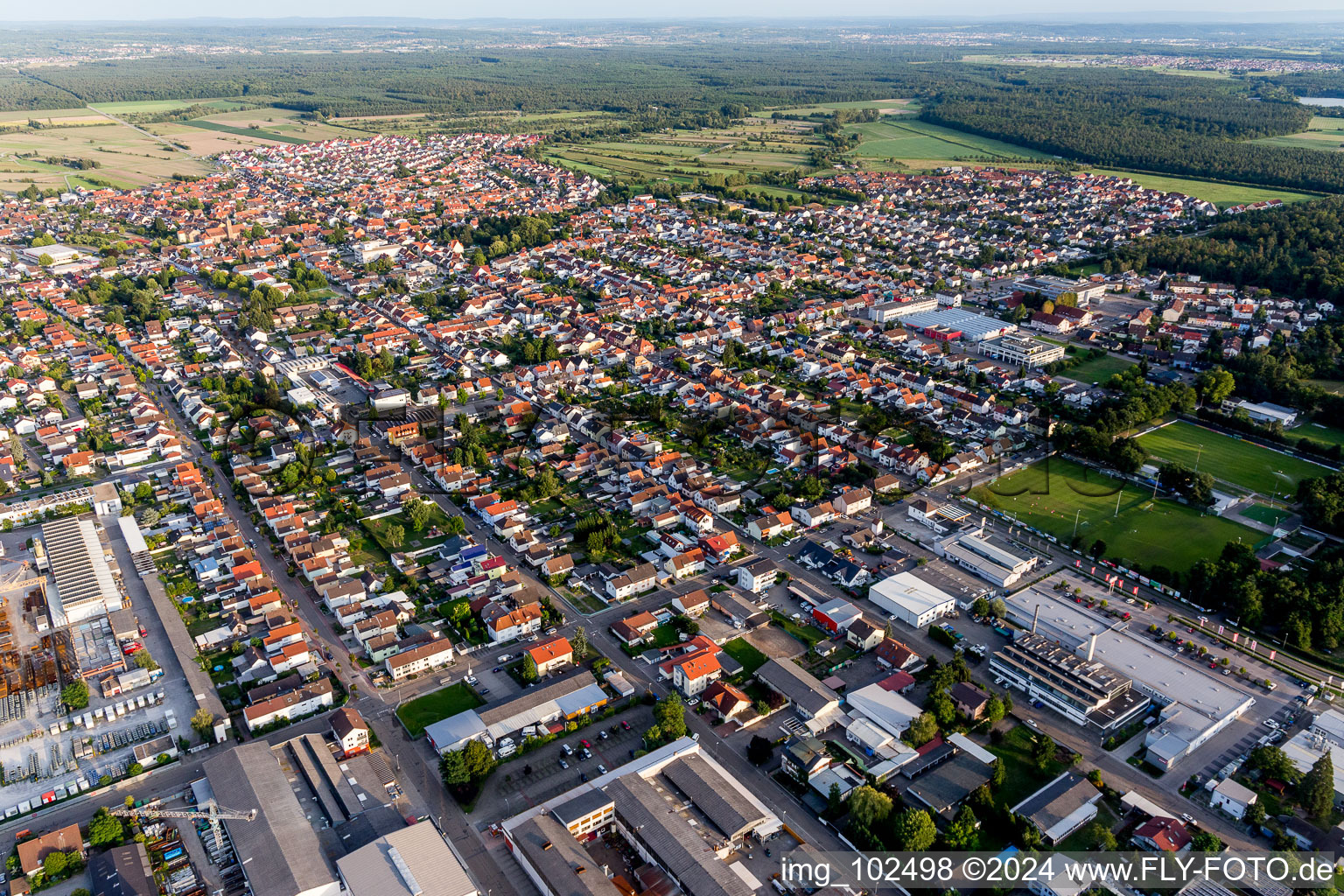 Ortsteil Oberhausen in Oberhausen-Rheinhausen im Bundesland Baden-Württemberg, Deutschland vom Flugzeug aus