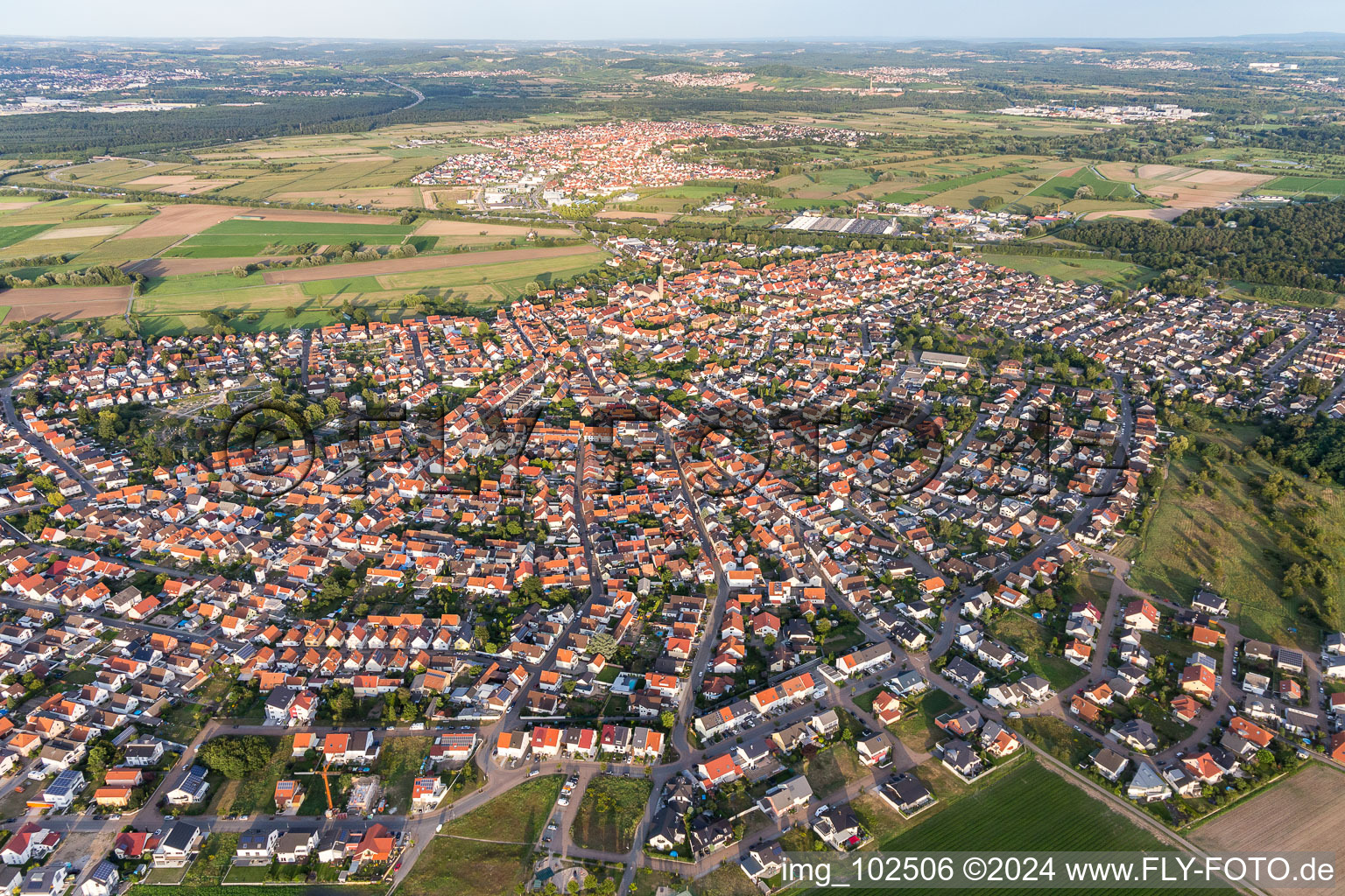 Luftbild von Ortsansicht der Straßen und Häuser der Wohngebiete in Sankt Leon in St. Leon-Rot im Bundesland Baden-Württemberg, Deutschland