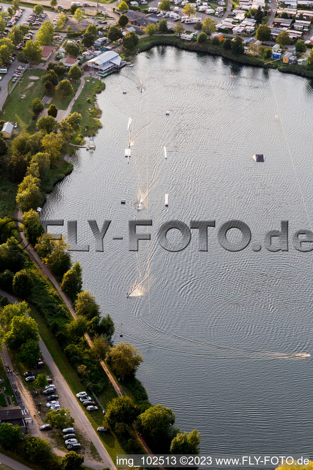Luftaufnahme von Sankt Leon, St. Leoner See, Wasserskianlage in St. Leon-Rot im Bundesland Baden-Württemberg, Deutschland