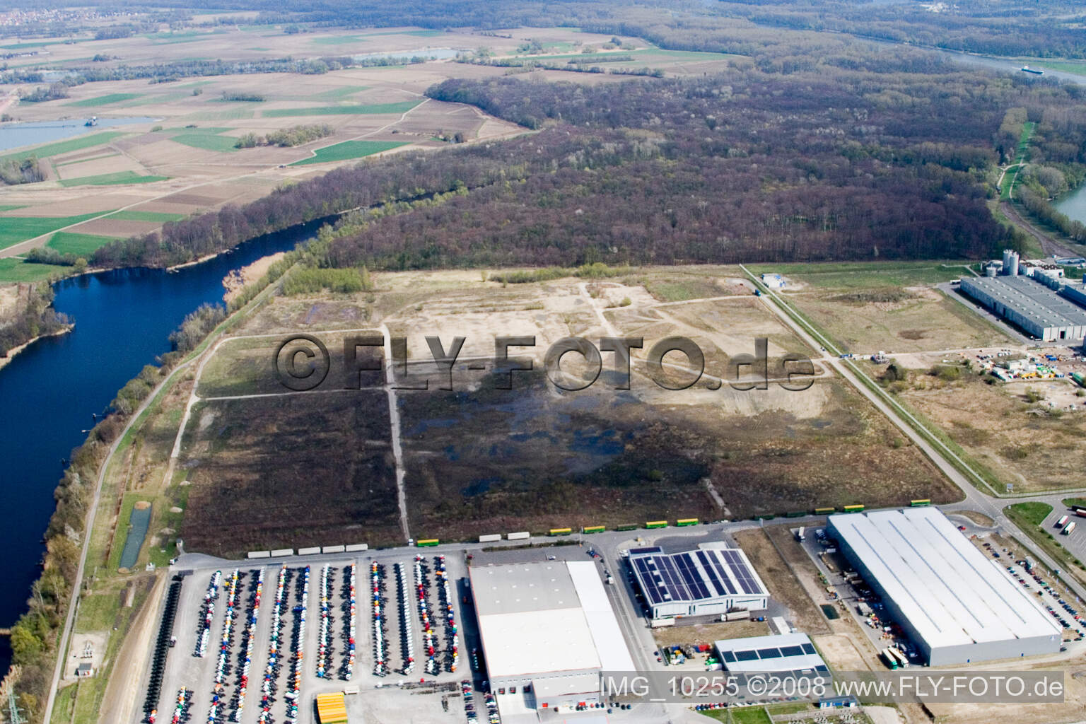 Luftaufnahme von Wörth am Rhein, Industriegebiet Oberwald, Spedition Nuss im Bundesland Rheinland-Pfalz, Deutschland
