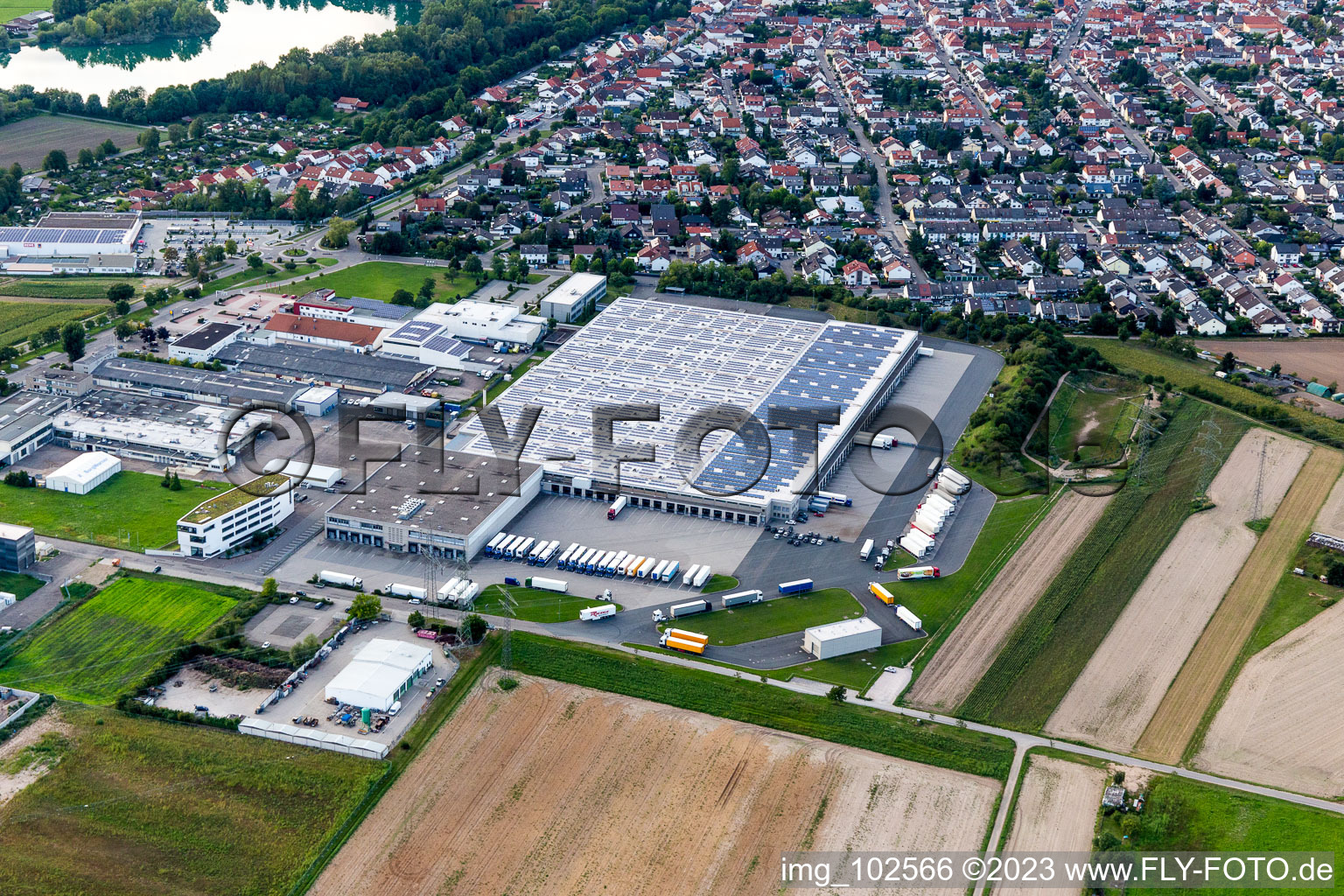 Ketsch im Bundesland Baden-Württemberg, Deutschland von einer Drohne aus