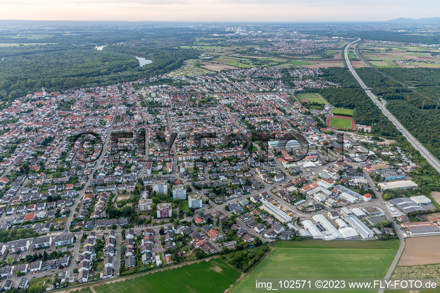 Luftaufnahme von Ketsch im Bundesland Baden-Württemberg, Deutschland