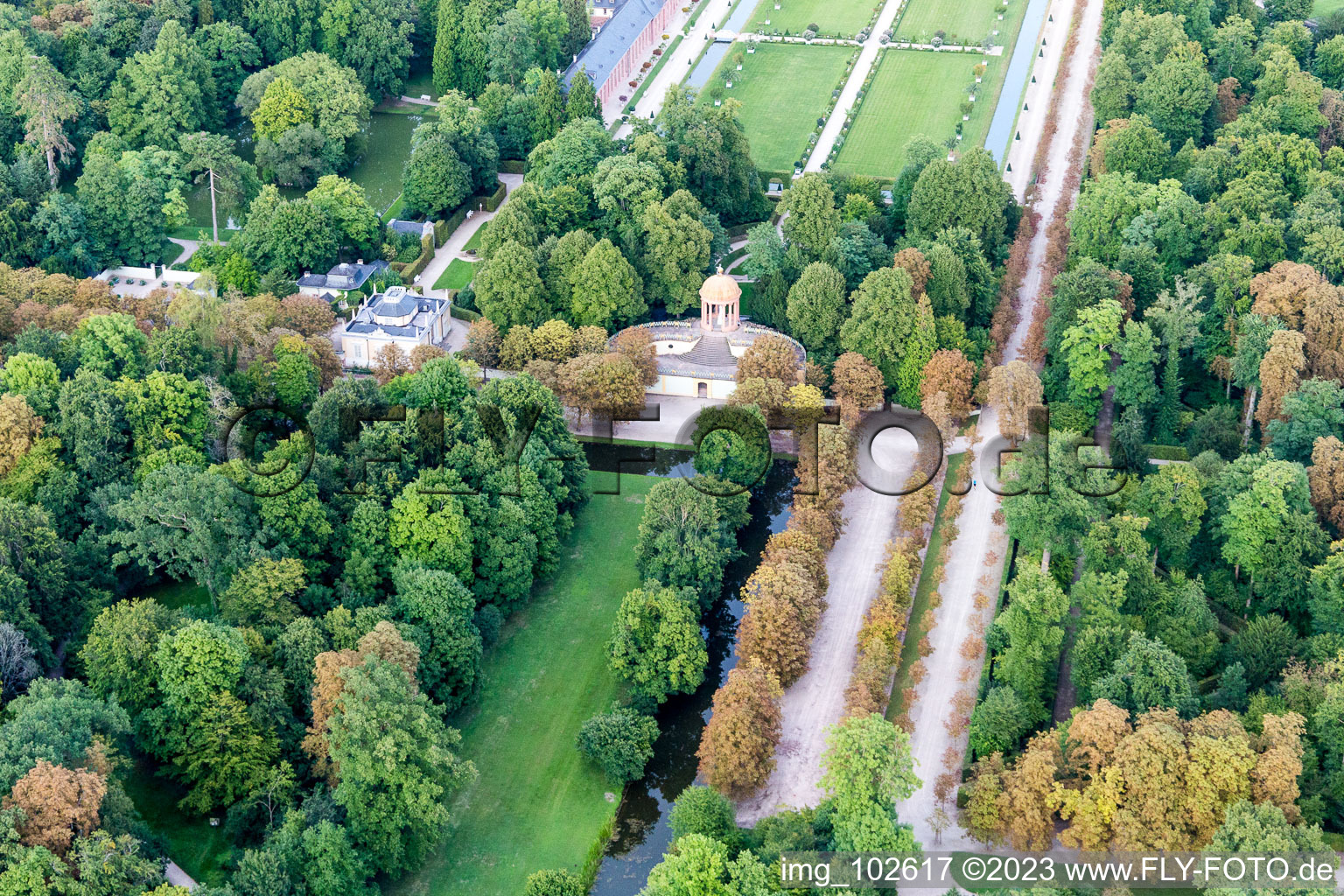 Schwetzingen im Bundesland Baden-Württemberg, Deutschland von einer Drohne aus