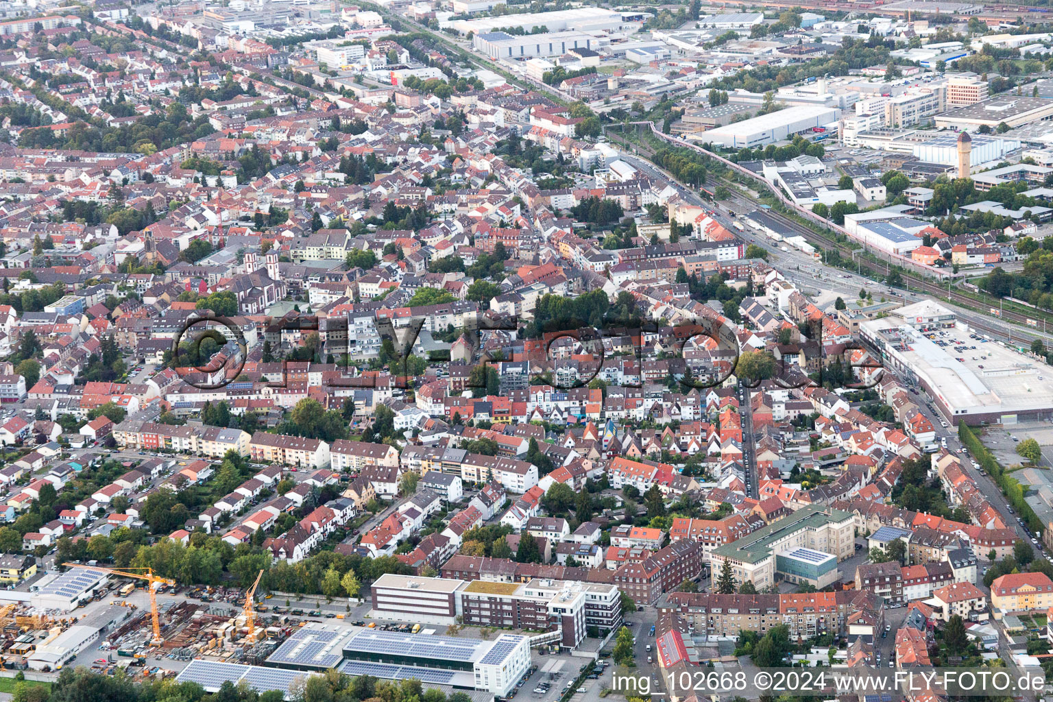 Ortsteil Neckarau in Mannheim im Bundesland Baden-Württemberg, Deutschland von oben gesehen