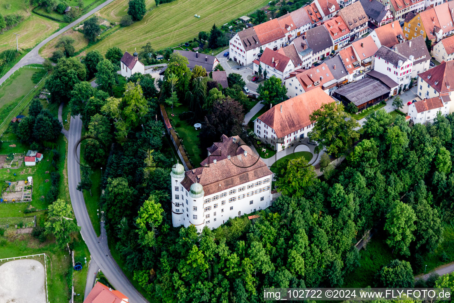 Luftaufnahme von Hinteres Schloss in Mühlheim an der Donau im Bundesland Baden-Württemberg, Deutschland