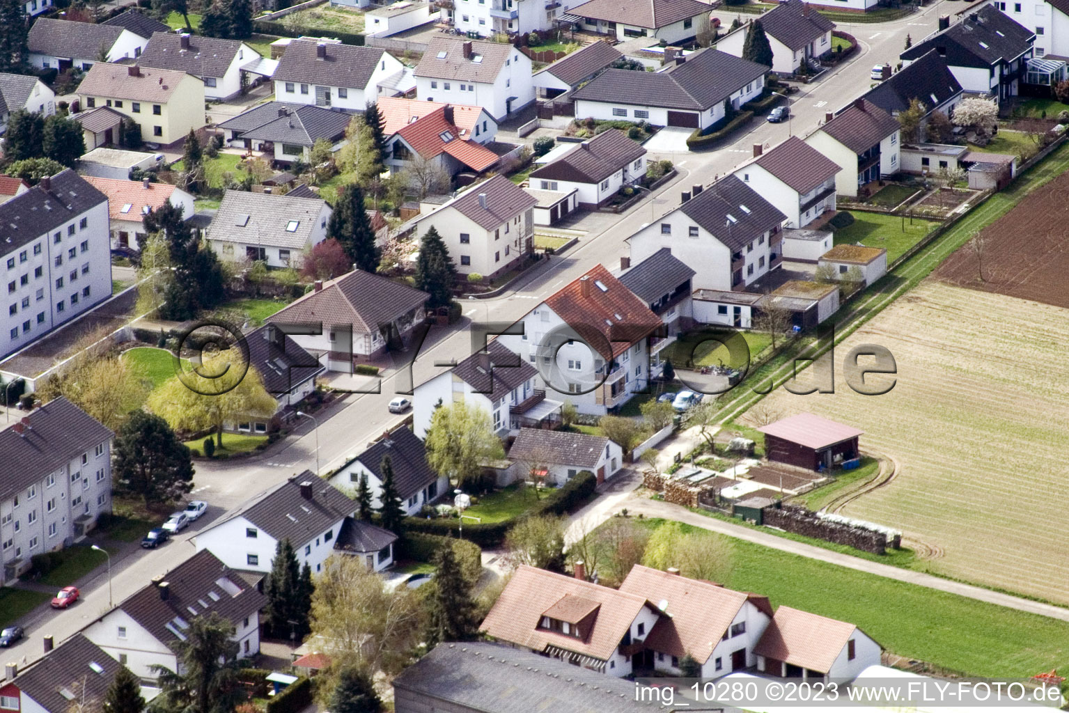 Luftaufnahme von Kandel, Am Wassertum im Bundesland Rheinland-Pfalz, Deutschland