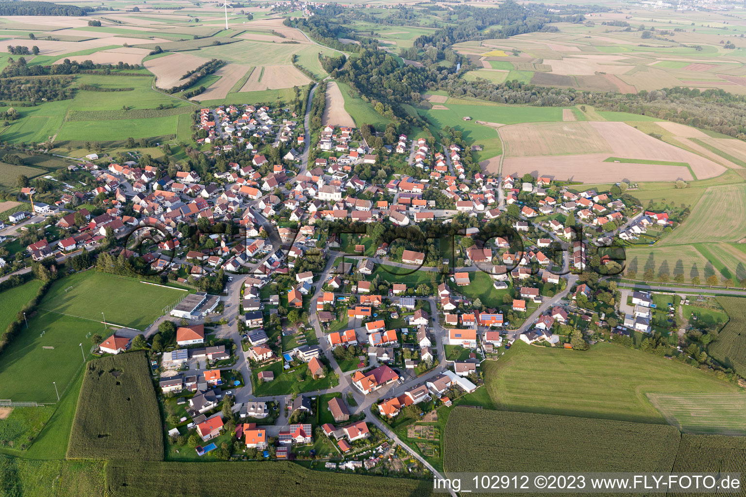 Schrägluftbild von Blochingen im Bundesland Baden-Württemberg, Deutschland