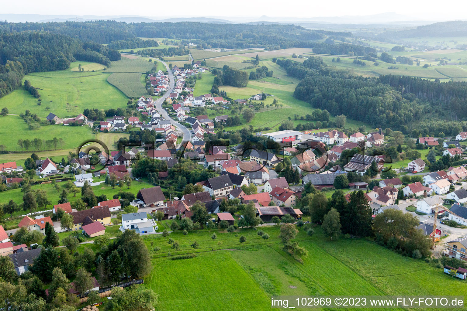 Schrägluftbild von Mühlingen im Bundesland Baden-Württemberg, Deutschland