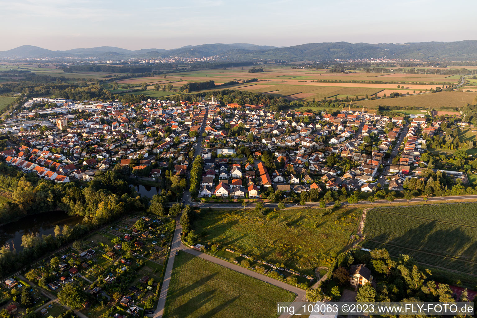 Hüttenfeld im Bundesland Hessen, Deutschland vom Flugzeug aus