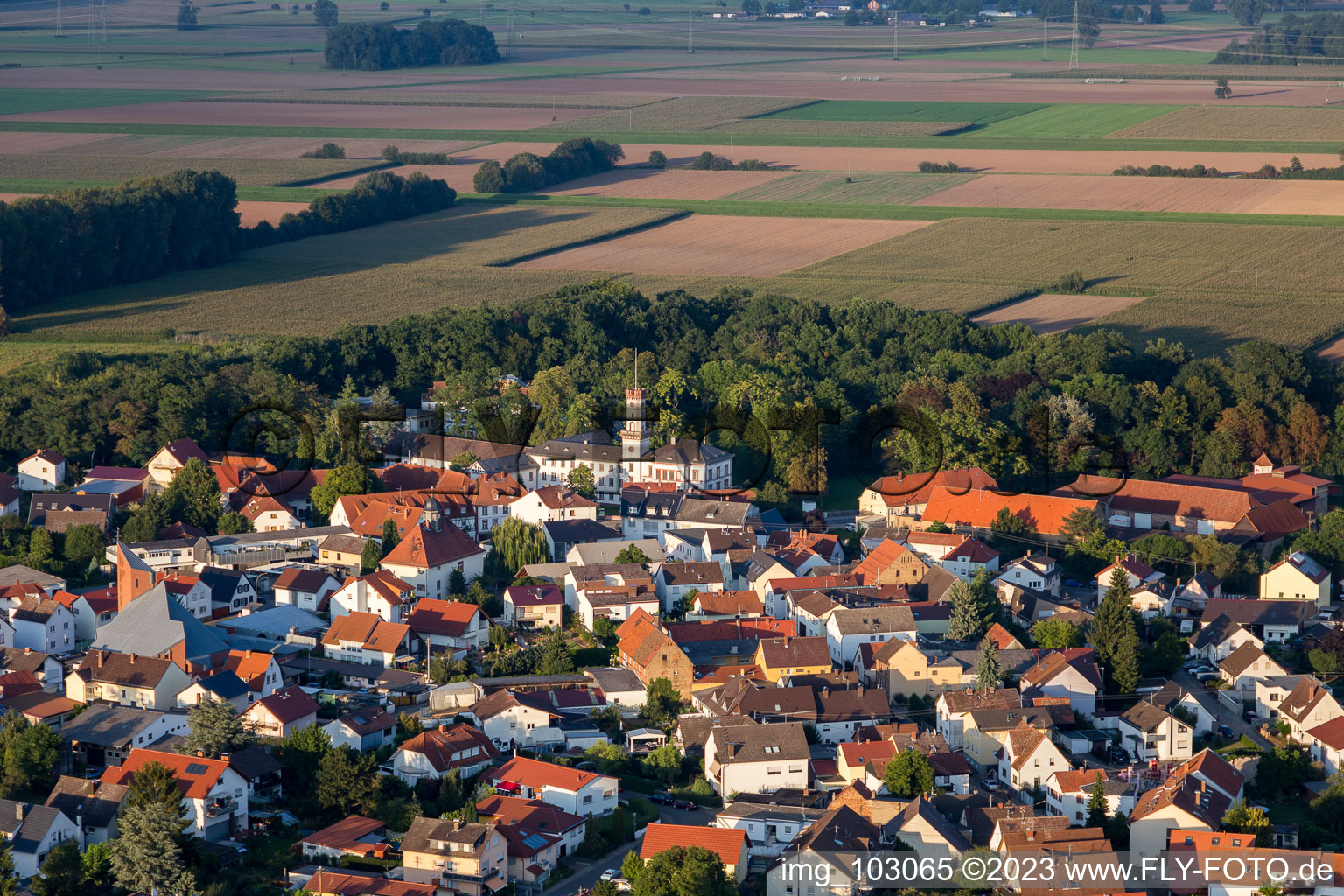 Hüttenfeld im Bundesland Hessen, Deutschland aus der Luft betrachtet