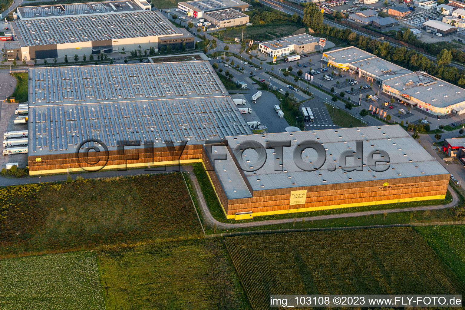 Schrägluftbild von Lorsch, Industriegebiet Nord im Bundesland Hessen, Deutschland