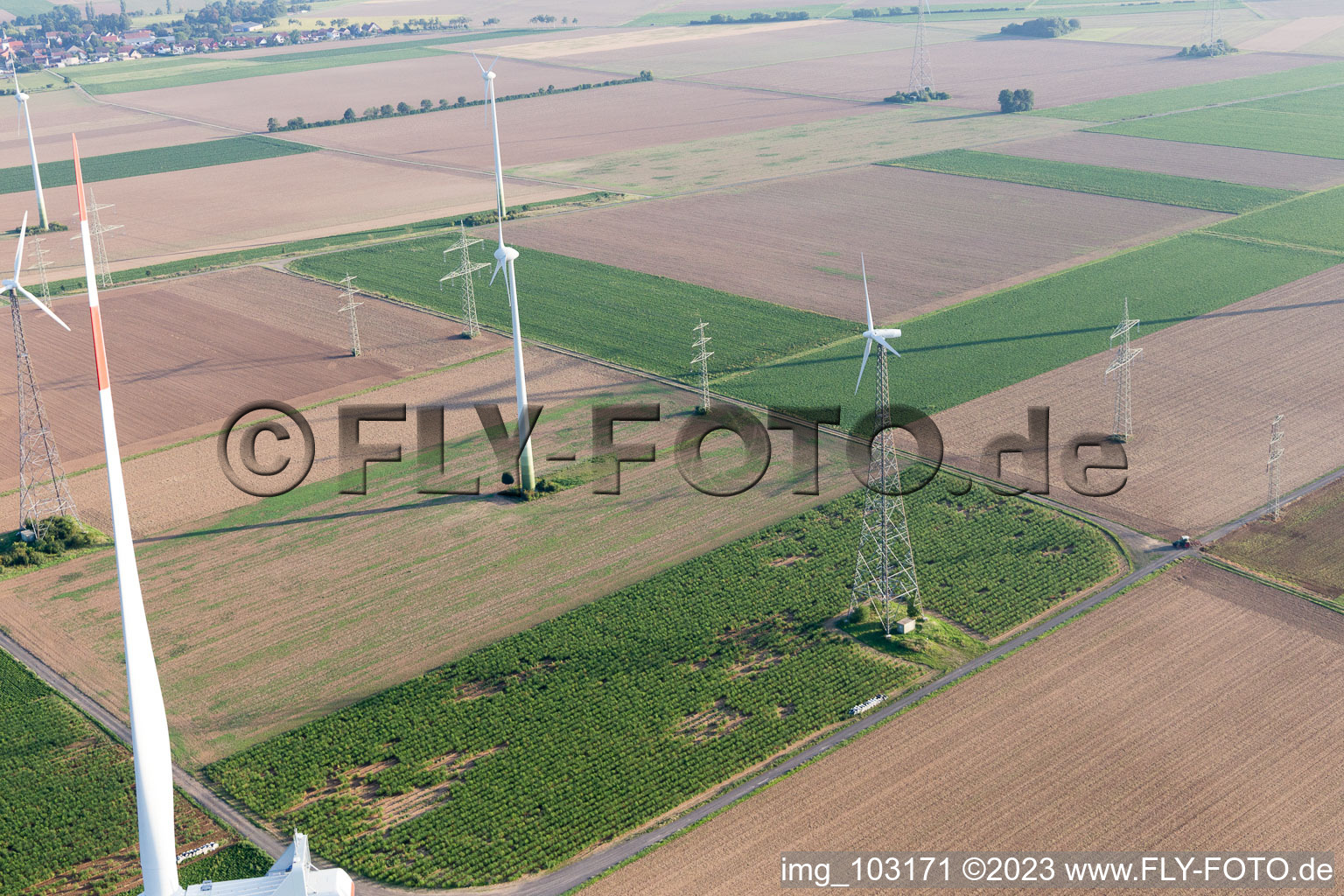 Luftaufnahme von Blödesheim, Windkraftanlagen im Bundesland Rheinland-Pfalz, Deutschland