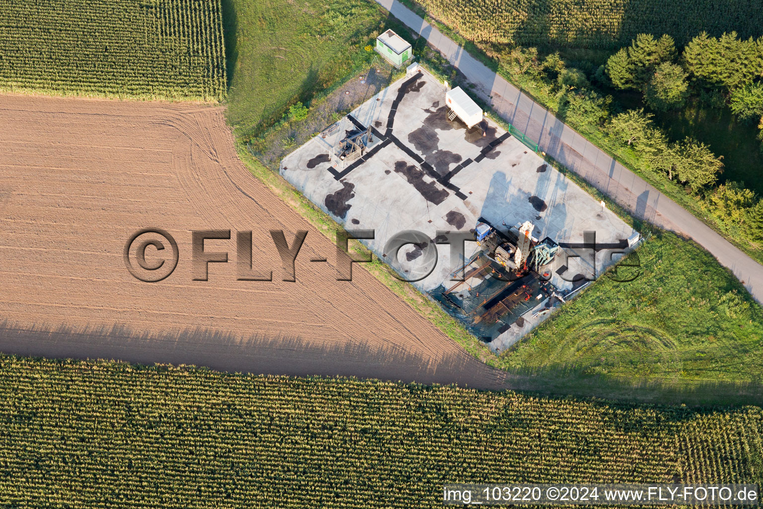 Landau, Asphaltwerk im Ortsteil Dammheim in Landau in der Pfalz im Bundesland Rheinland-Pfalz, Deutschland