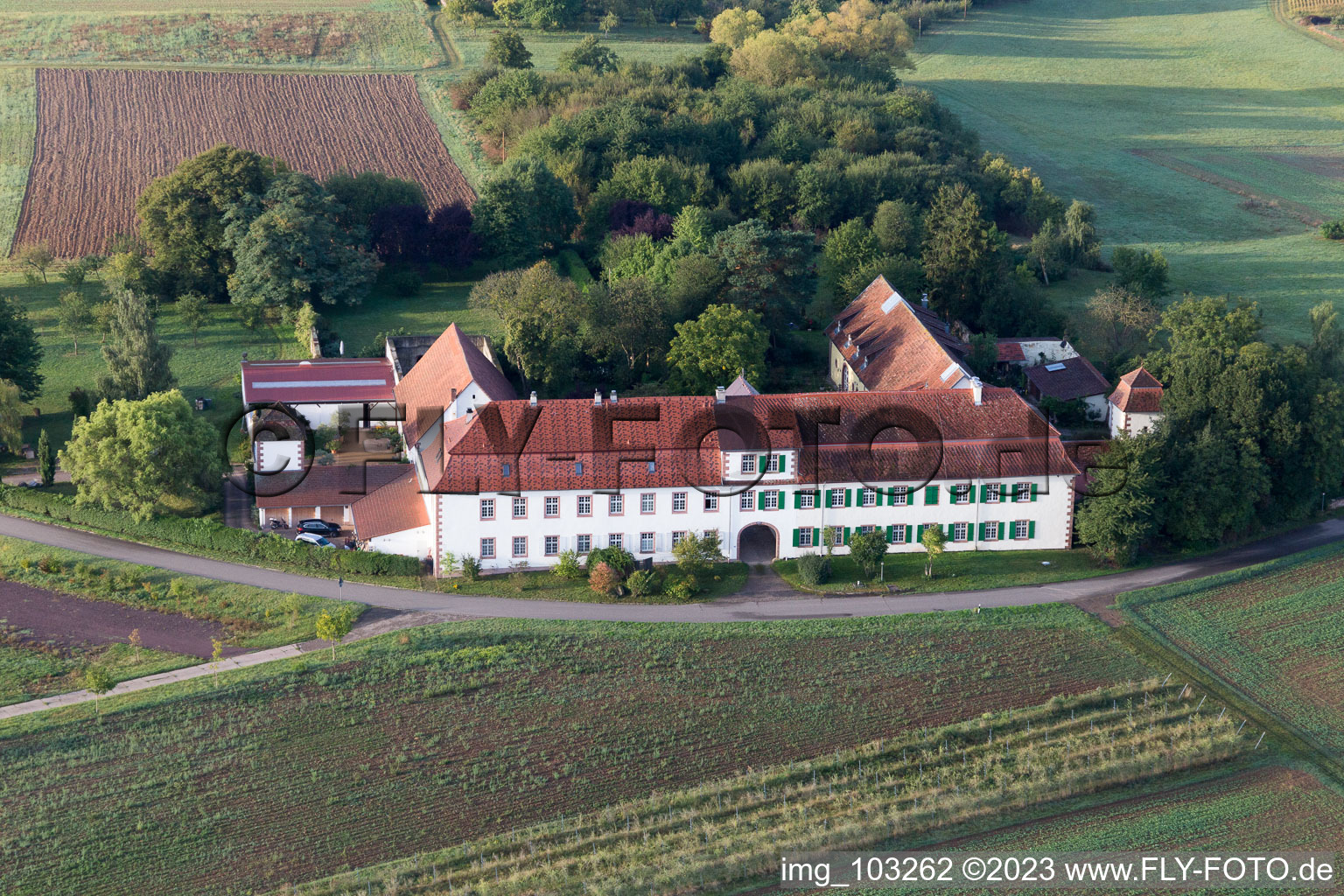 Oberotterbach im Bundesland Rheinland-Pfalz, Deutschland von einer Drohne aus