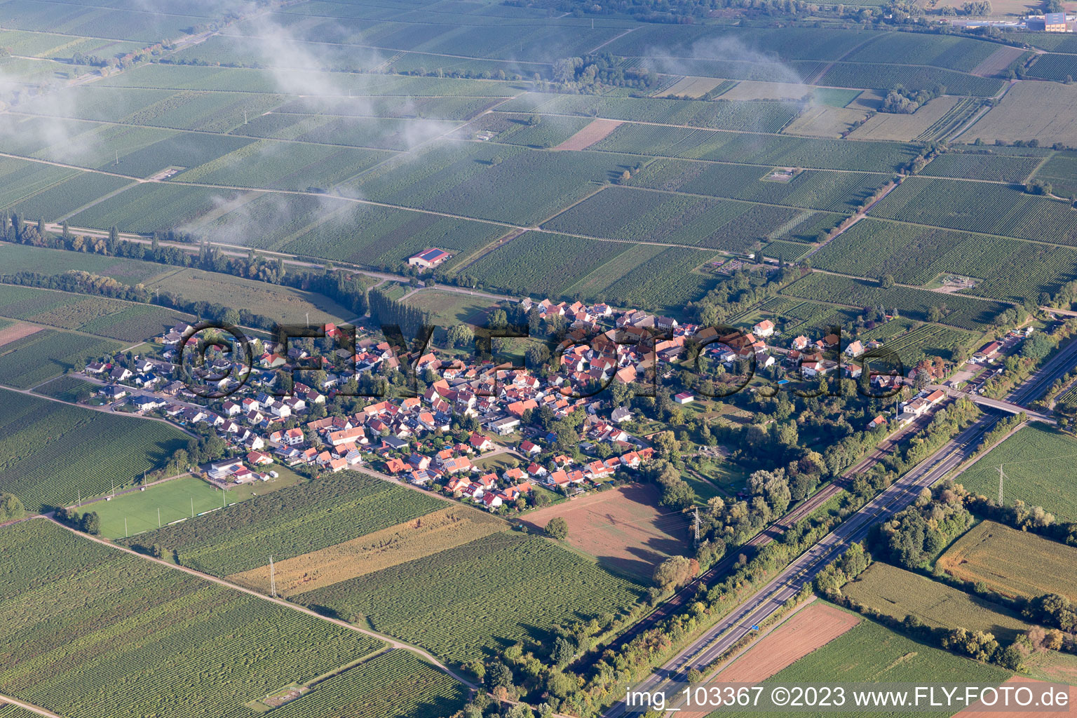 Knöringen im Bundesland Rheinland-Pfalz, Deutschland aus der Luft