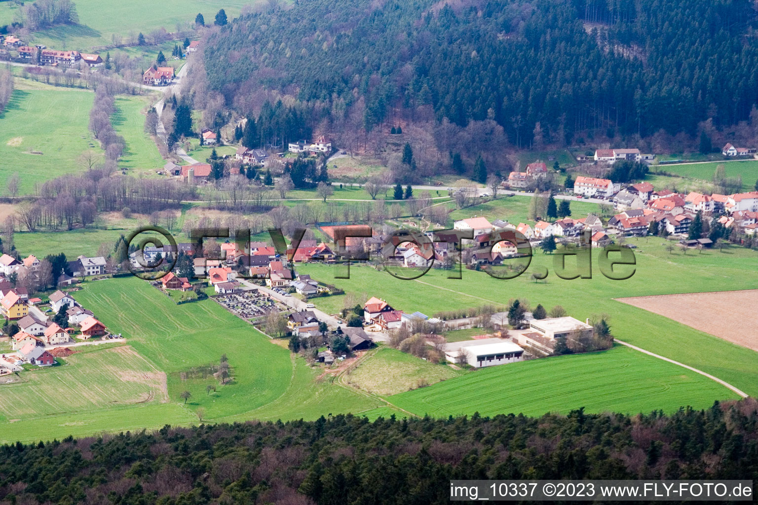 Luftaufnahme von Ortsteil Wahlen in Grasellenbach im Bundesland Hessen, Deutschland