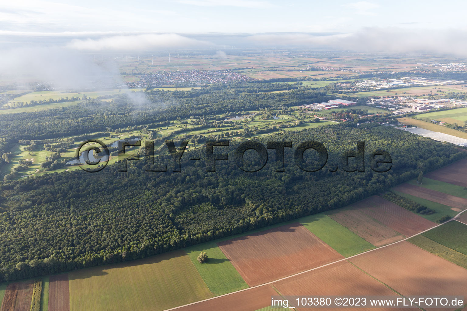 Luftaufnahme von Essingen, Golfplatz im Bundesland Rheinland-Pfalz, Deutschland