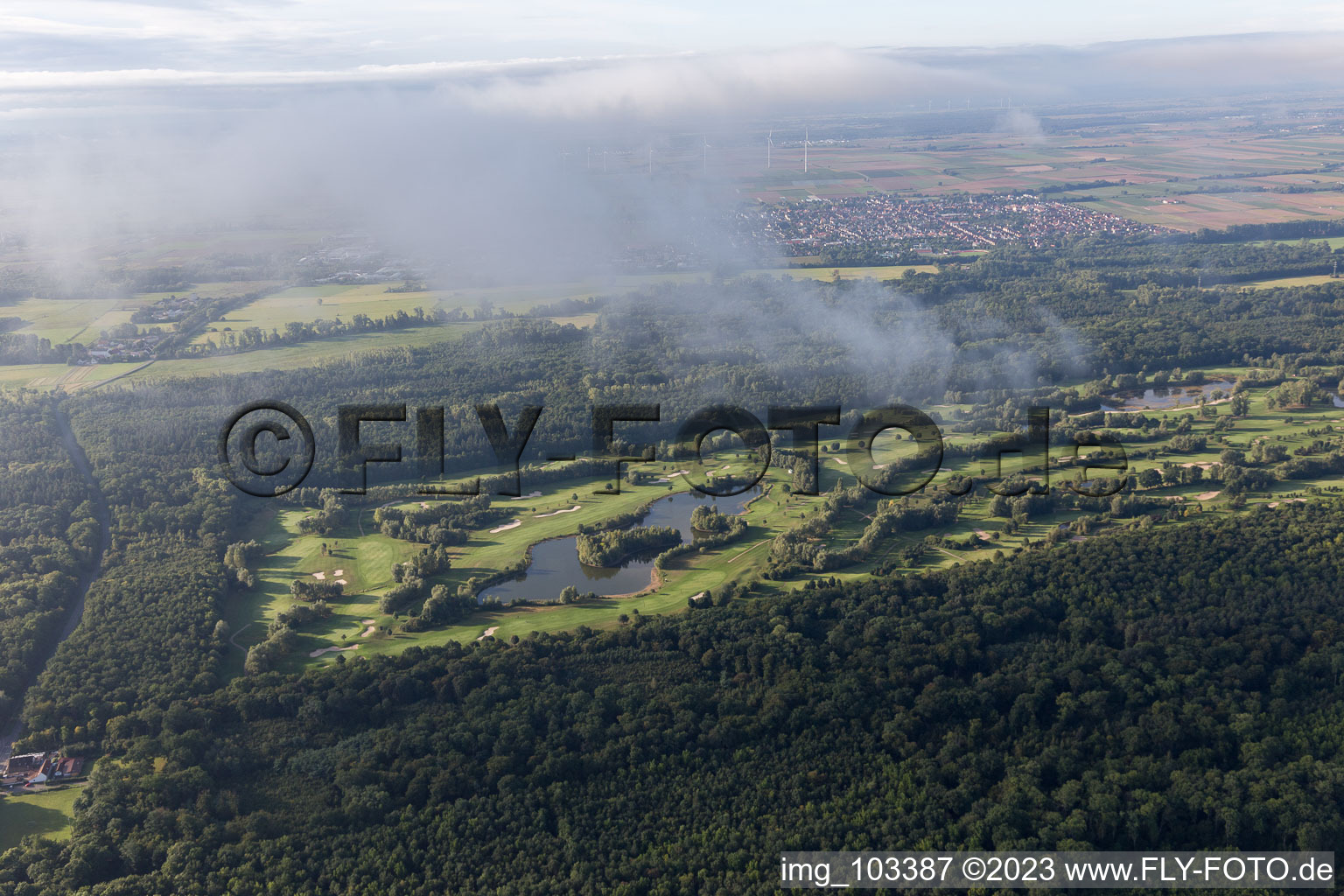 Essingen, Golfplatz im Bundesland Rheinland-Pfalz, Deutschland aus der Luft betrachtet